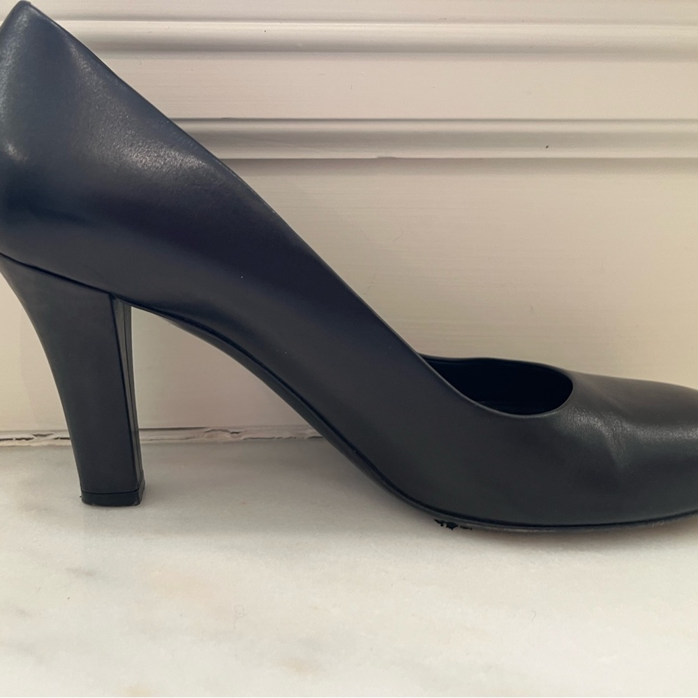 Authentic Gucci Pumps - Picture 10 of 12